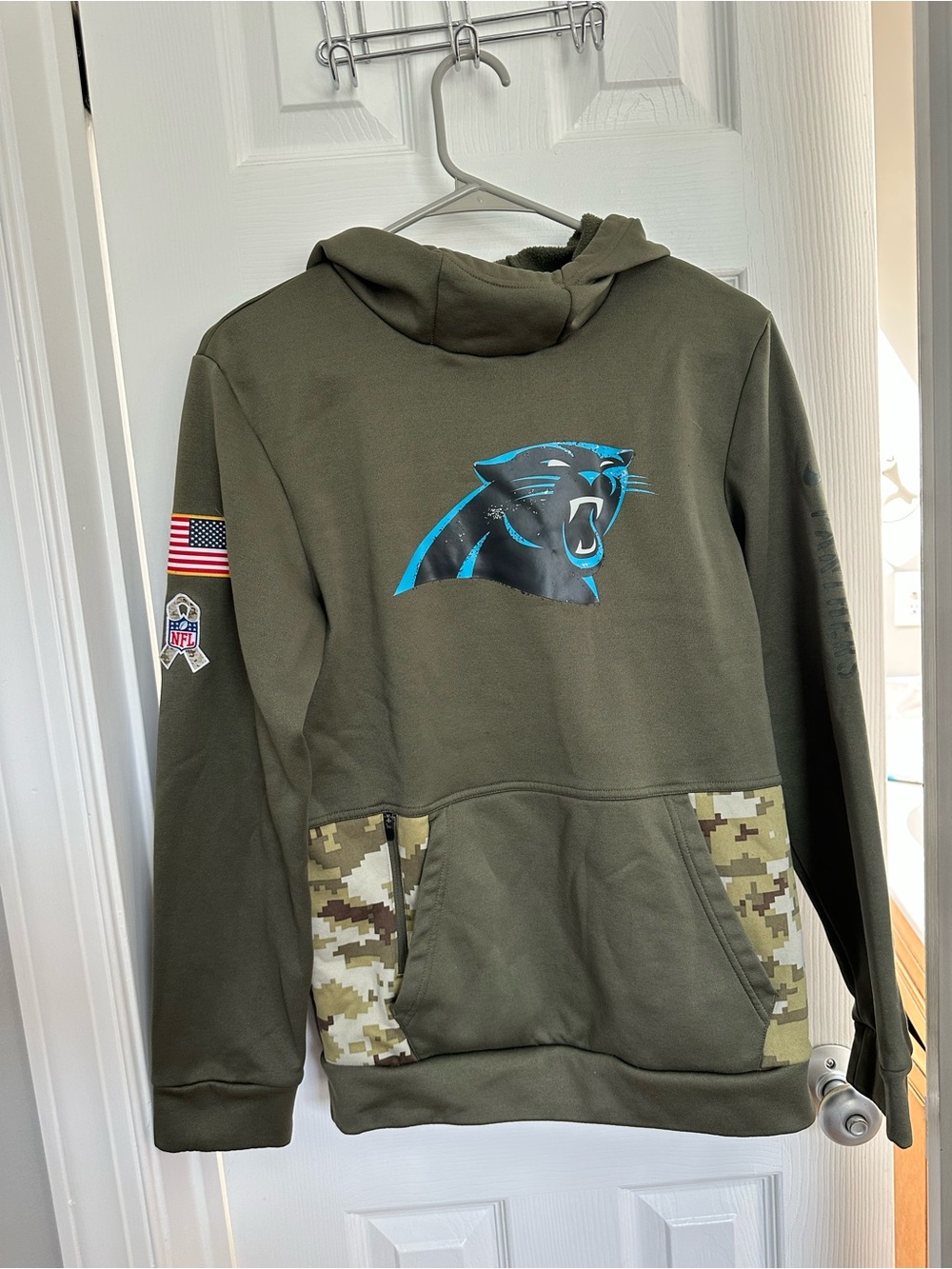 Nike Carolina Panthers Youth Large Olive Green Salute to Service Hoodie